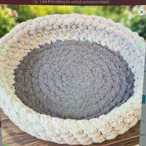 Cozy Gray and Cream Knitted pet bedding cats or dogs